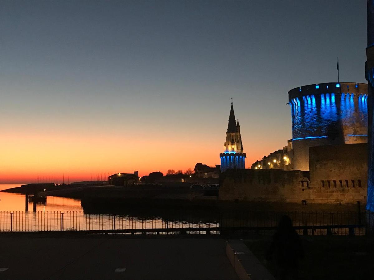 Appartement Saint Claude - Centre Port ラ・ロシェル エクステリア 写真